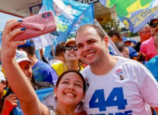 Roberto Cidade dialoga com comerciantes e reforça propostas durante corpo a corpo na zona Leste