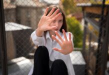 Agosto Lilás reforça combate à violência contra a mulher e importância do acolhimento psicológico