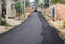 Prefeitura de Manaus transforma rua que antes era marcada pelo barro em nova via pavimentada no Tarumã
