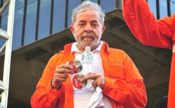 Aumento de etanol na gasolina aprovado por Lula promete ‘destruir’ motores de carros antigos – pobre que lute
