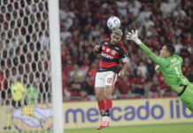 Após empate no sufoco, Flamengo elimina Del Valle e vai à semi da Libertadores
