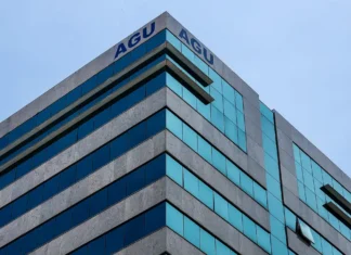 Governo identifica 97 médicos falsos de IA no Youtube e aciona Google
