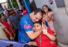 Roberto Cidade leva proposta do Hospital da Mulher às ruas do Bairro da União e pede confiança para levar o Amazonas adiante