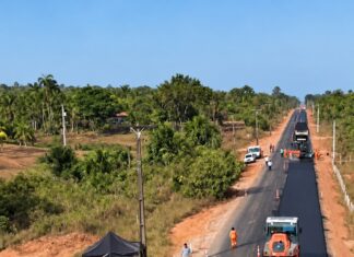 BR-319 tem seis frentes de obras; Omar fiscalizou a estrada de Manaus a Humaitá