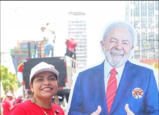 Mobilização e diálogo nas ruas: Anne Moura participa de ato nacional em apoio à reeleição de Lula em Manaus