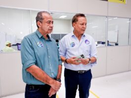 Em visita à Digitron, Adjuto Afonso defende fortalecimento da indústria no Amazonas