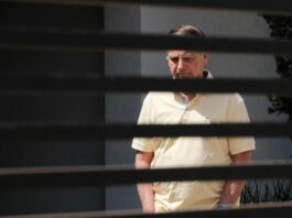 Jair Bolsonaro pede liberação de visitas de Flávio na prisão domiciliar