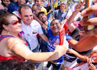 Roberto Cidade 44 vota às 7h30 na Nilton Lins e acompanha Serafim Corrêa em seguida