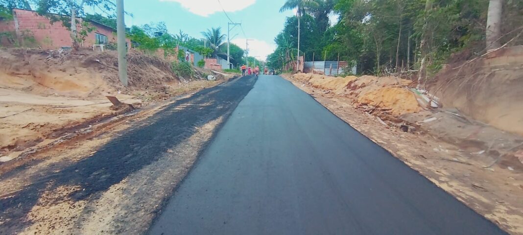 Prefeitura de Manaus leva asfalto pela primeira vez à rua das Estrelas, no bairro Tarumã-Açu 3