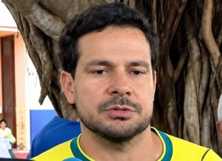 Alberto Neto vota em Manaus e defende Zona Franca