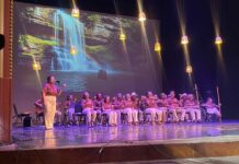Aposentadas e pensionistas da Manausprev levam musicoterapia ao palco do Teatro Amazonas em mostra cultural