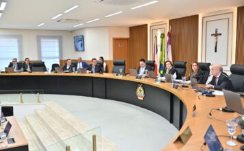 TCE-AM nega recurso e mantém multa de R$ 22 mil a ex-prefeito de Careiro